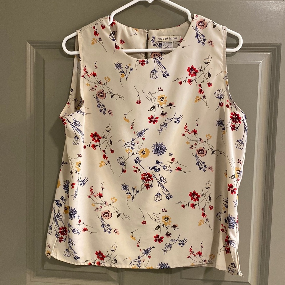 ❌LAST CHANCE❌ EUC floral top Large